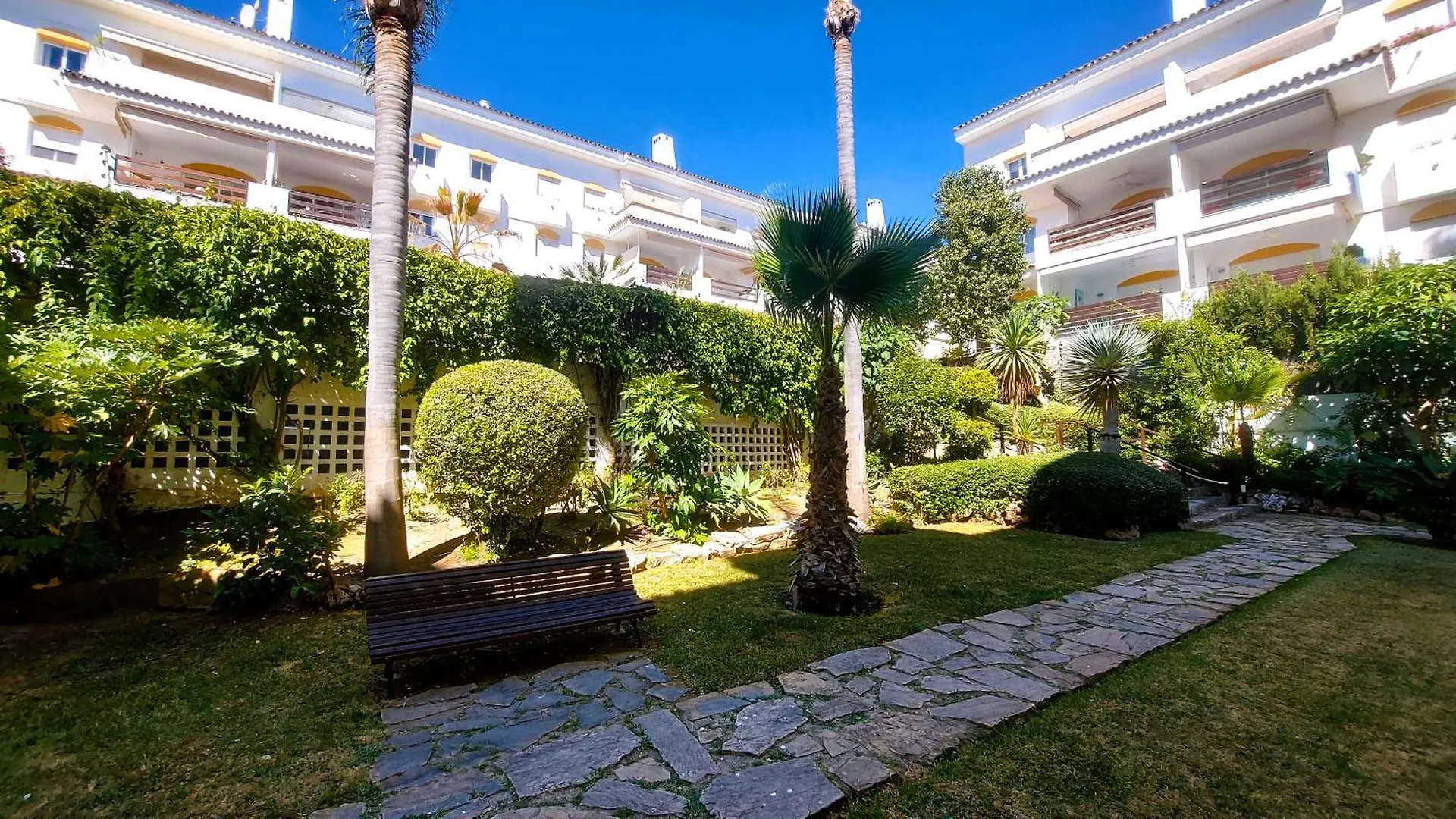 Beach And Golfside Apartment In Guadalmina Marbella